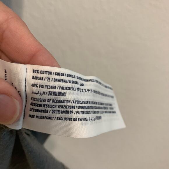 Abercrombie Kids Gray V-Neck Short Sleeve T-Shirt - Picture 5 of 6